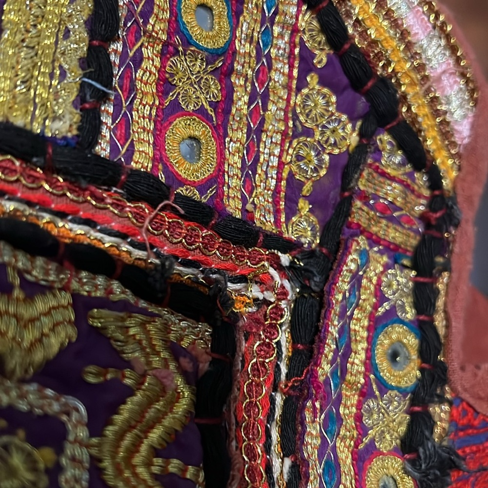 Vintage Banjara tote bag. Zip top, zip pocket inside. Mirrors, embroidery tassel - Picture 13 of 14